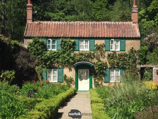 Hoveton Hall- cottage garden